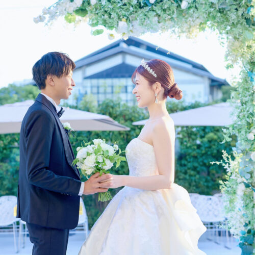 アロマセレモニーなど、トレンド演出を取り入れたおしゃれな結婚式