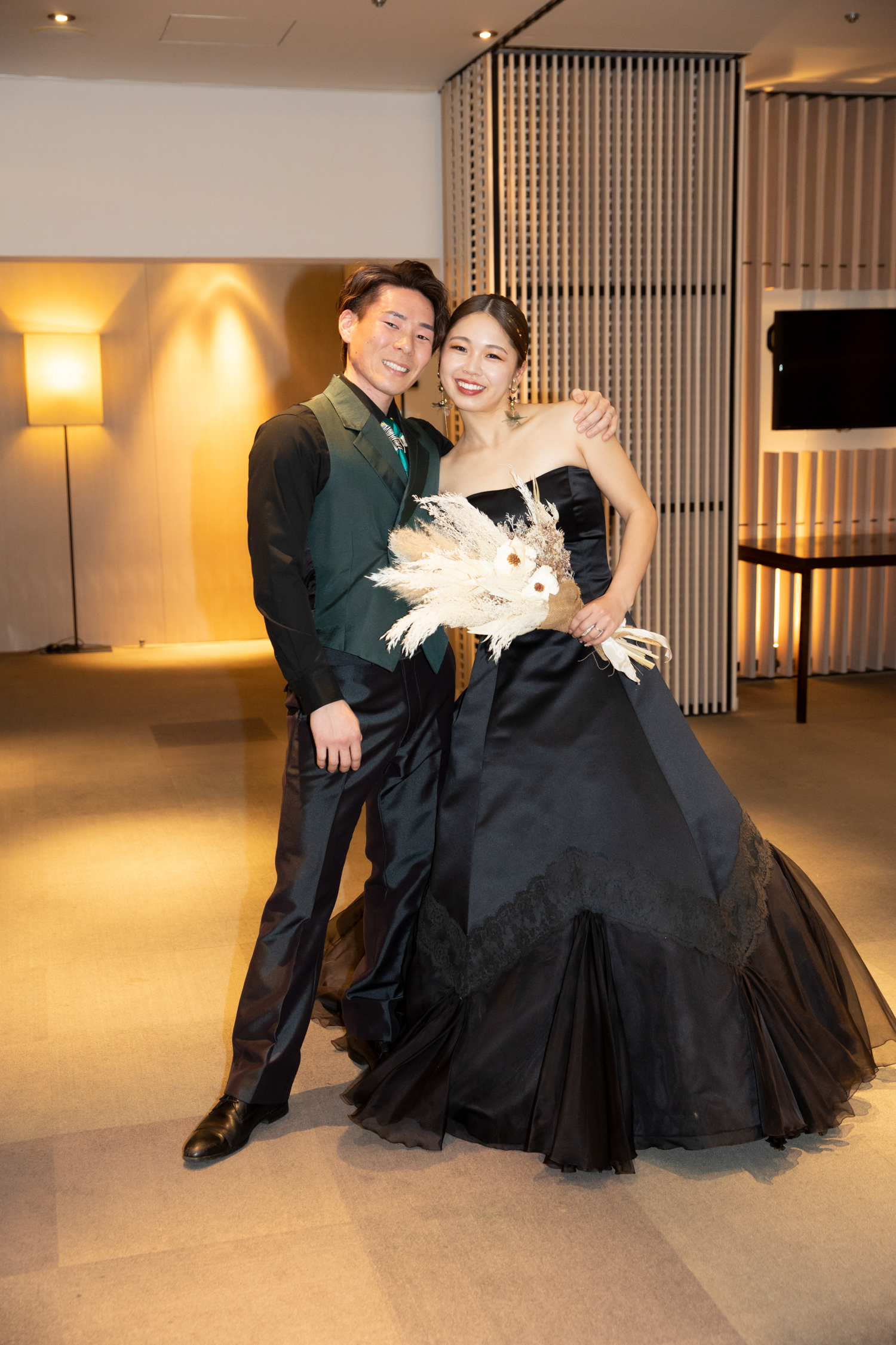 黒いウエディングドレスで個性を演出！後悔しない選び方と最新トレンド